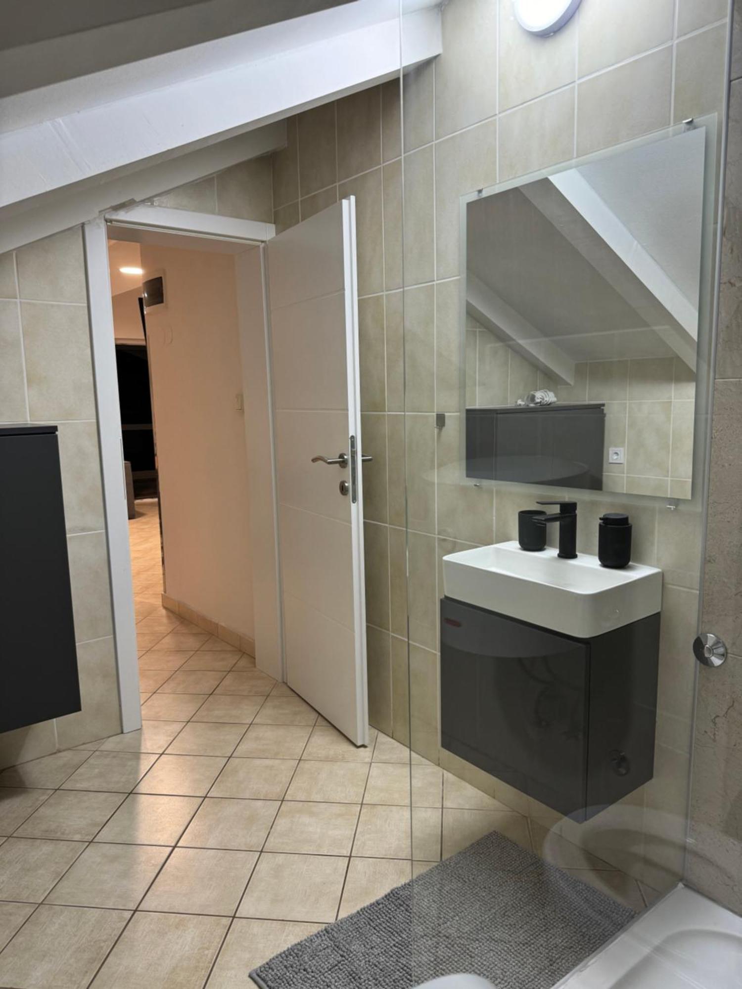 Apartmani Ivano Vir Exterior photo